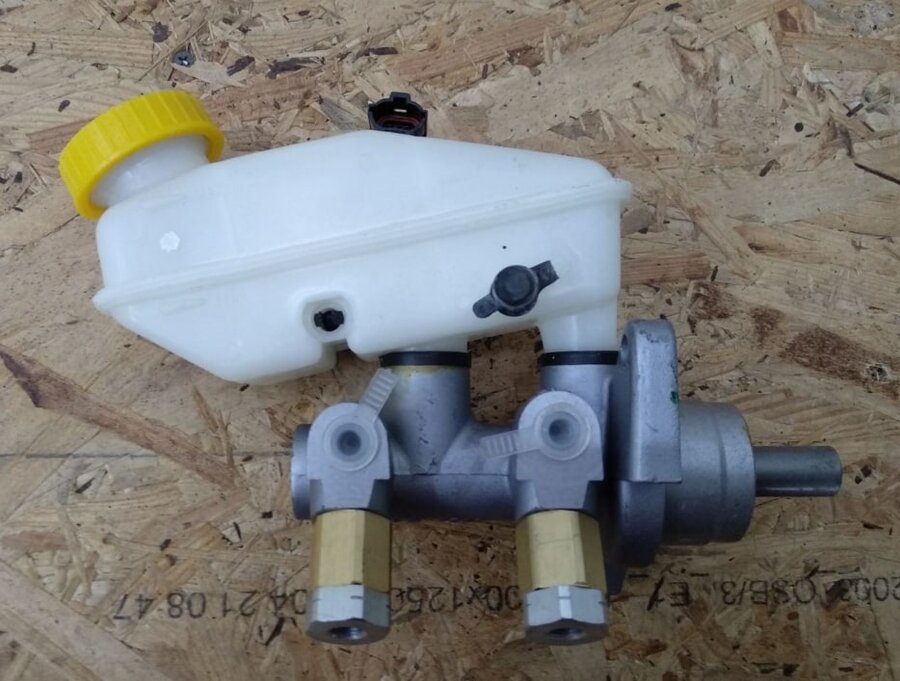 ≡ Цилиндр тормоза главный Шевроле АВЕО Т250 96471864-FSO — 3997